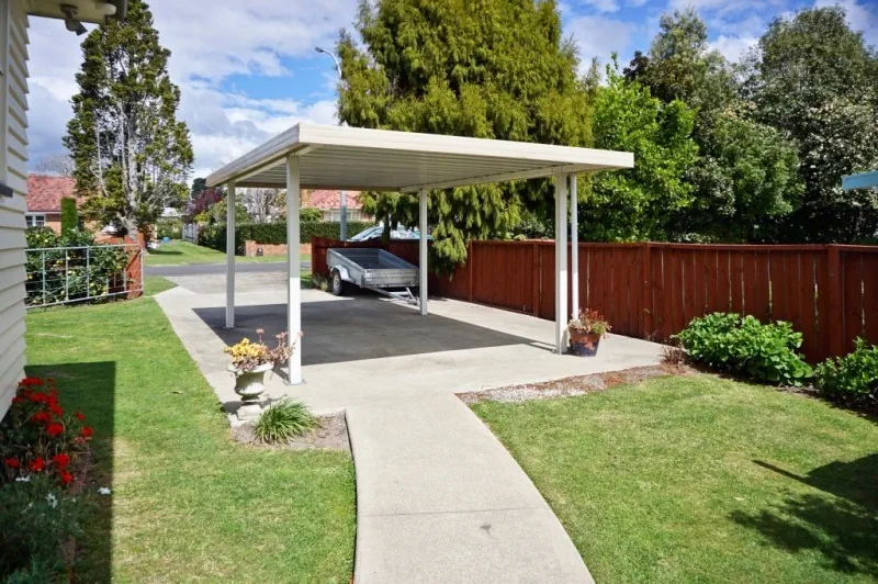  princess   back to the front carport